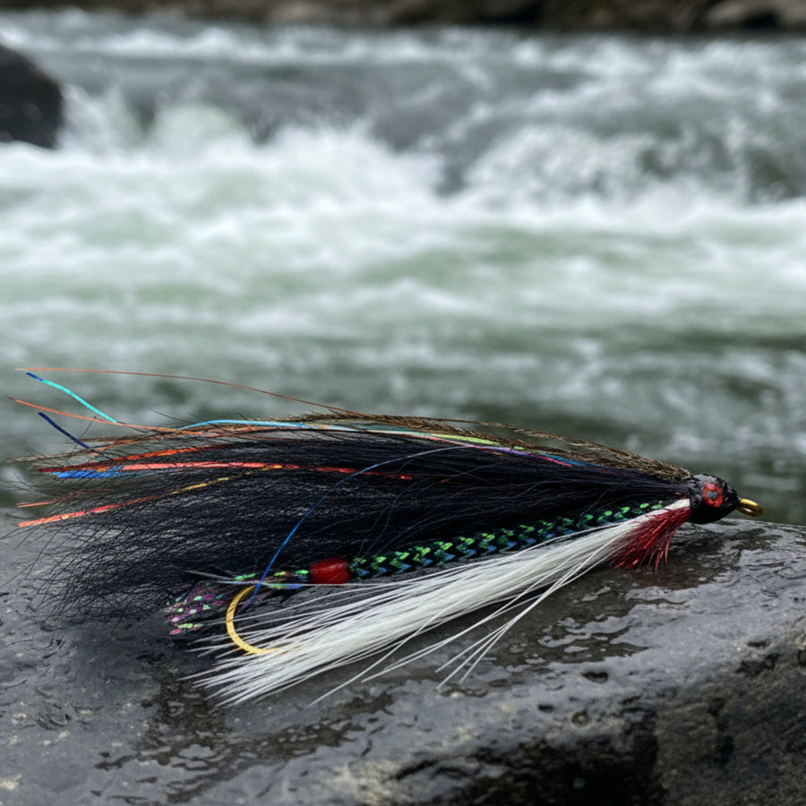 Streamer fly - Black and white with pearl black body